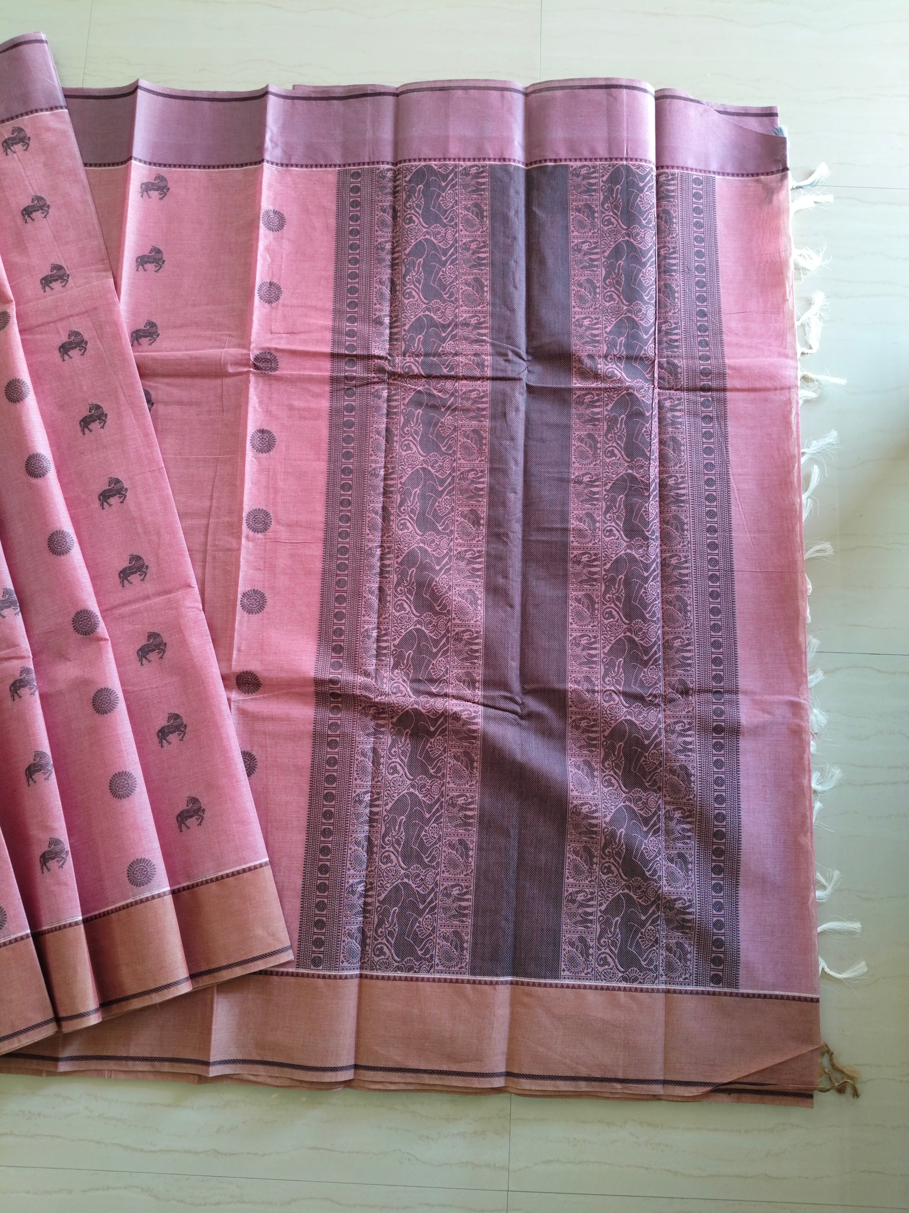 Pink cotton saree with horse & rudhrasham butta and ganga jamuna border