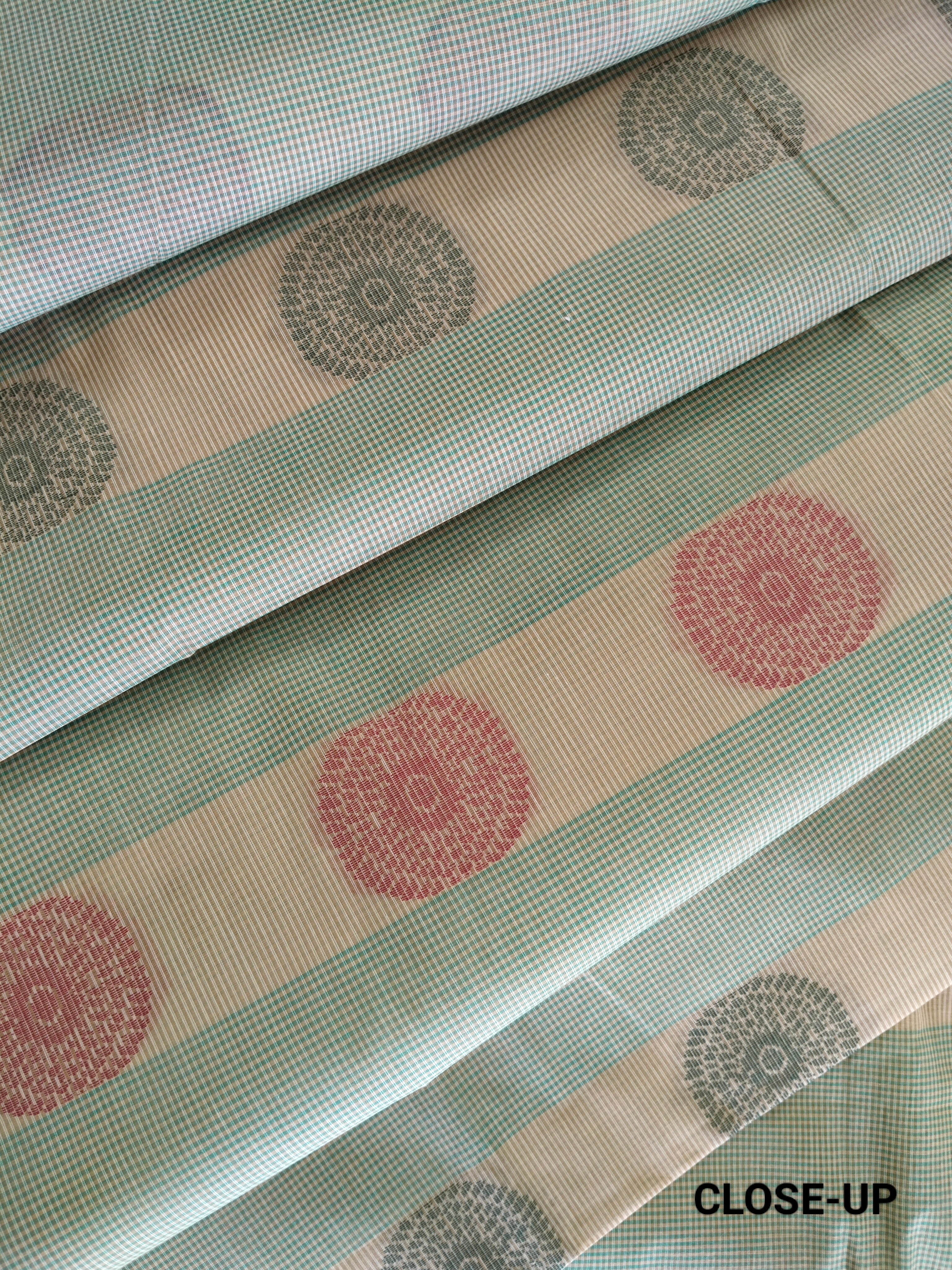 Green podi kattam & bisque beige cotton saree with zari border