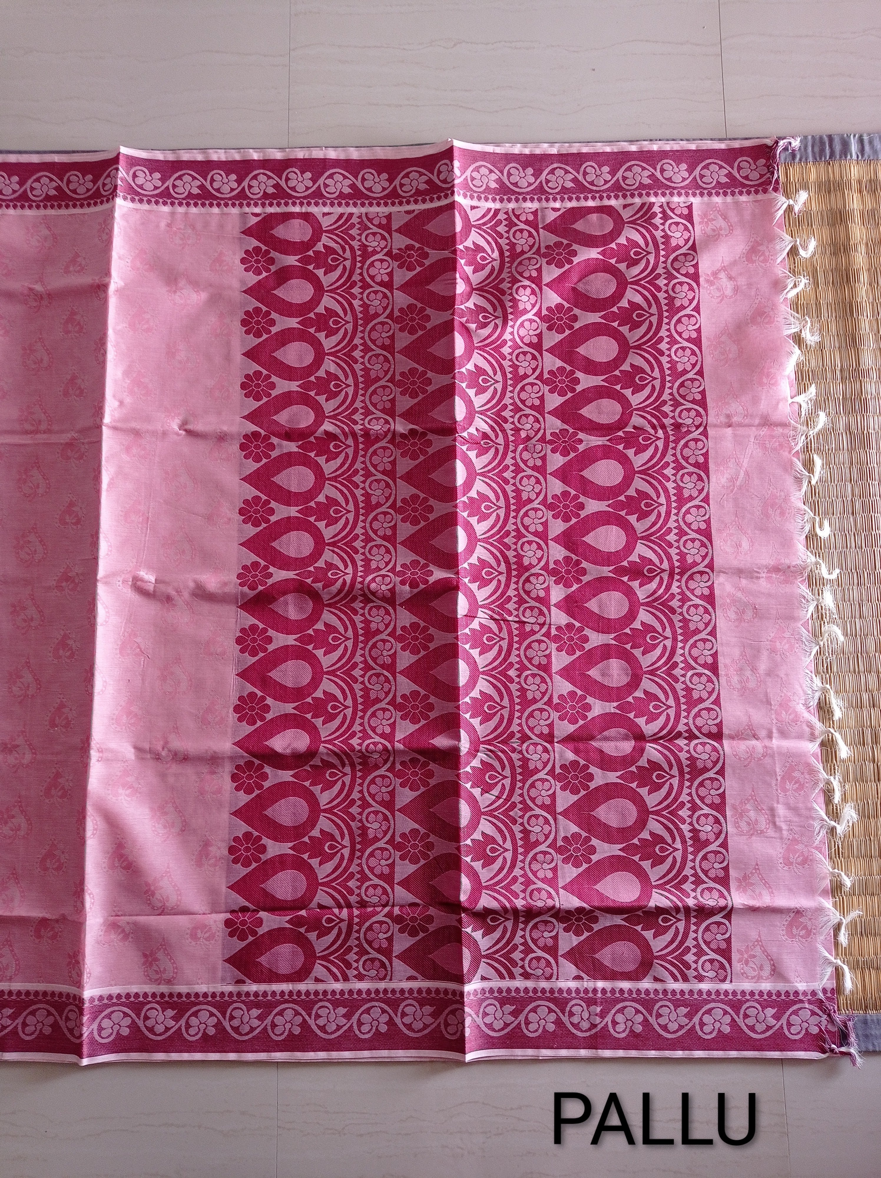Congo red cotton saree with Maroon thread work